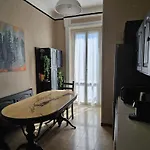 Homegallery - Elegante Appartamento Milanese